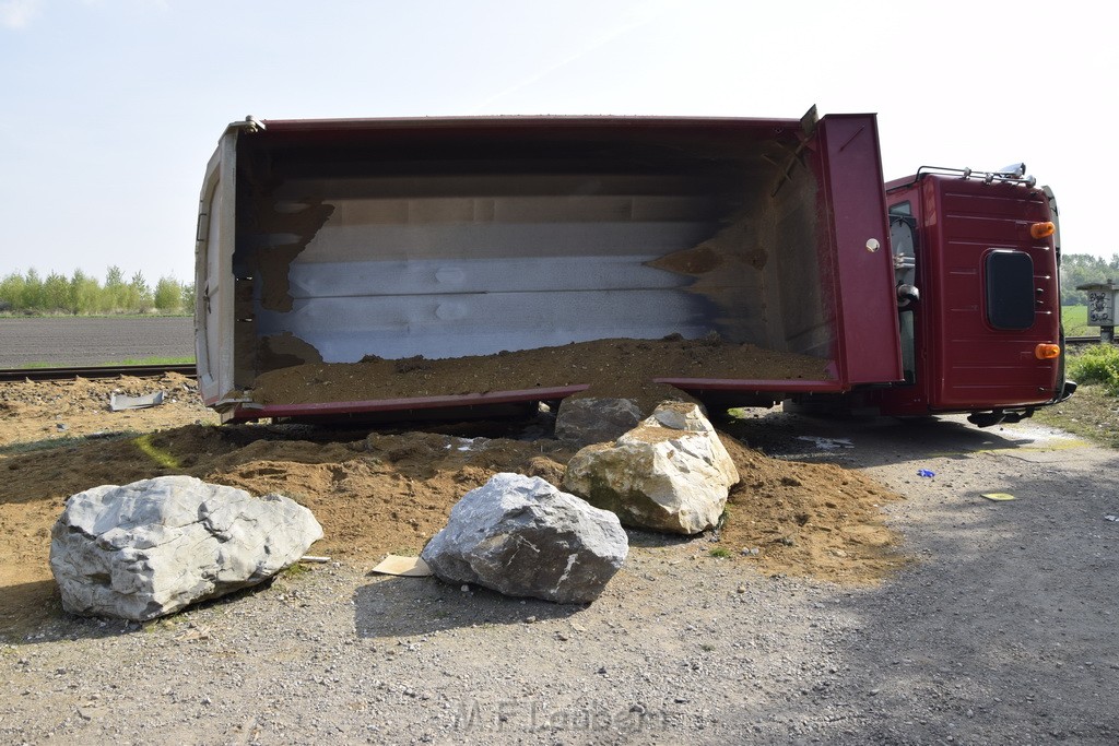 Schwerer VU LKW Zug Bergheim Kenten Koelnerstr P251.JPG - Miklos Laubert